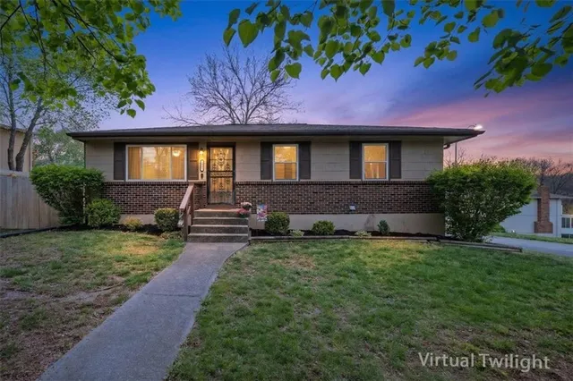 6437 N  Mercier St, Kansas City, MO 64118