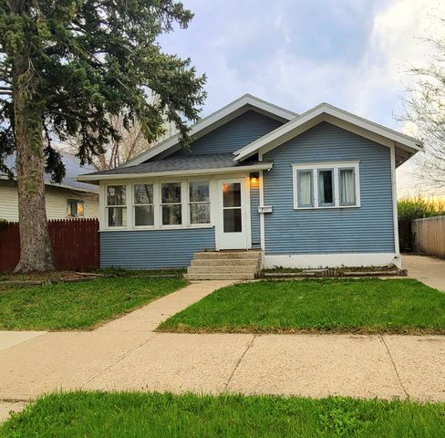 711 1st Ave E, Williston, ND 58801