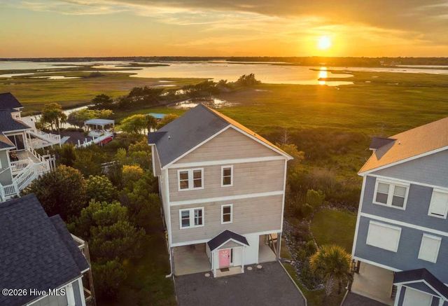 331 Oceanaire Lane, Surf City, NC 28445