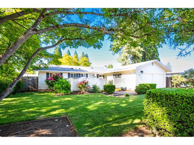 1955 Montreal Ave, Eugene, OR 97408