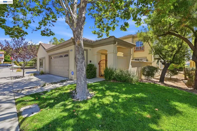 22024 E  Lyndon Loop, Castro Valley, CA 94552