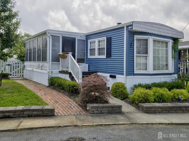 59 Bayshore Mobile Mnr, Hazlet, NJ 07730