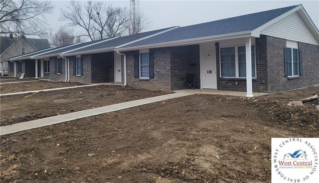 114 N  Locust St, Sweet Springs, MO 65351