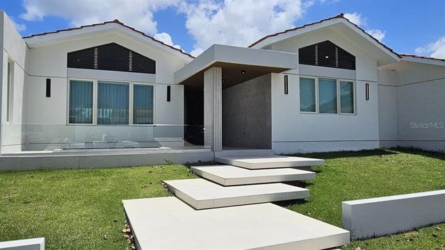 677 Lavanda, Dorado, PR 00646