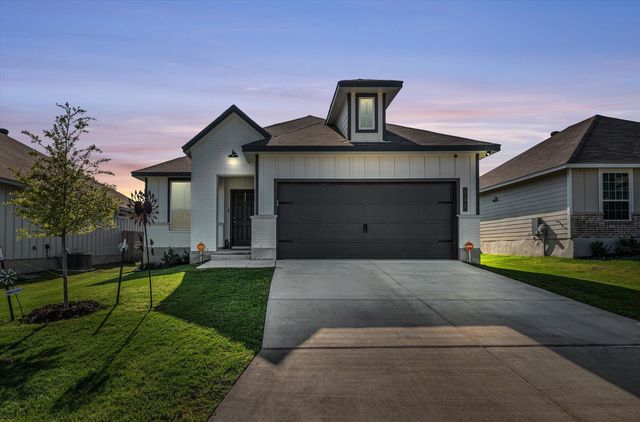 117 University Ave, Troy, TX 76579