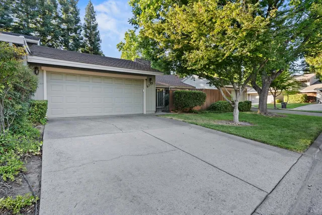 6753 Bertran Ct, Citrus Heights, CA 95621