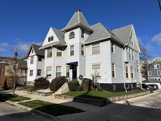 1714 East Irving PLACE, Milwaukee, WI 53202