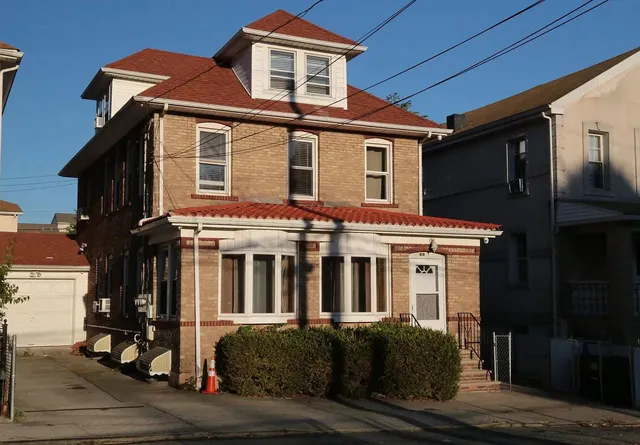 69 Windom Ave, Staten Island, NY 10305