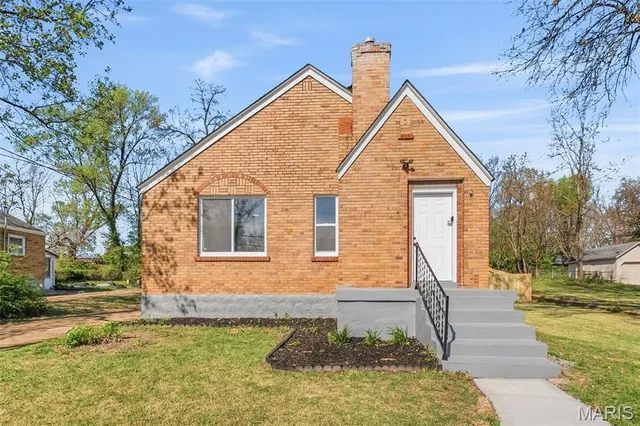 129 N  Dade Ave, Saint Louis, MO 63135