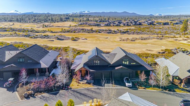 61329 Triple Knot Rd, Bend, OR 97702
