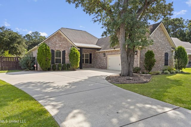106 W  Park Dr, Ocean Springs, MS 39564