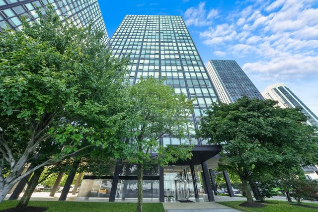 880 N  Lake Shore Dr #22D, Chicago, IL 60611