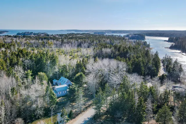 12 Harrington Cove Road, Spruce Head, ME 04859