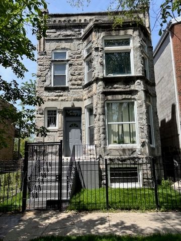 3320 W  Monroe St, Chicago, IL 60624