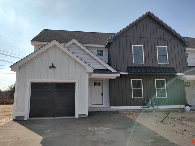 6 Dutch Dr #B, Litchfield, NH 03052