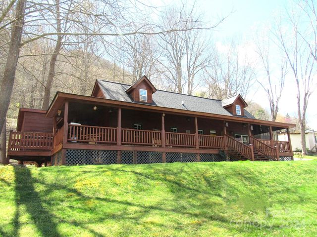 233 Rocky Top Rd, Maggie Valley, NC 28751