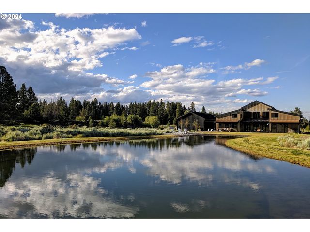 18855 W  Kuhlman Rd, Bend, OR 97703