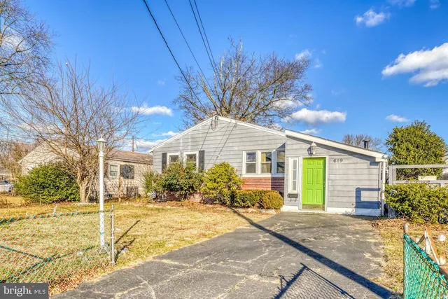 619 Holly Ln, Mount Holly, NJ 08060
