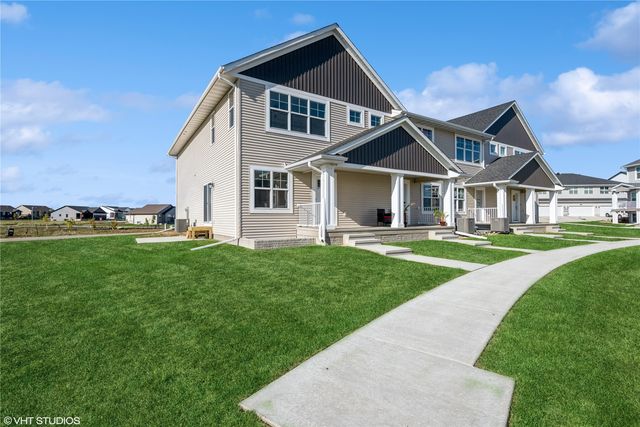 2335 Roycroft Aly, Marion, IA 52302