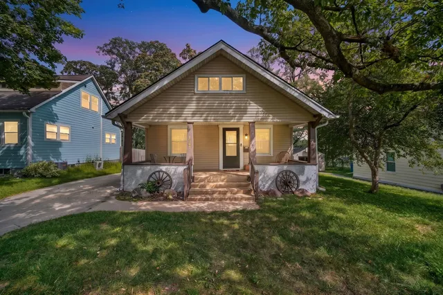 1541 28th St, Des Moines, IA 50311