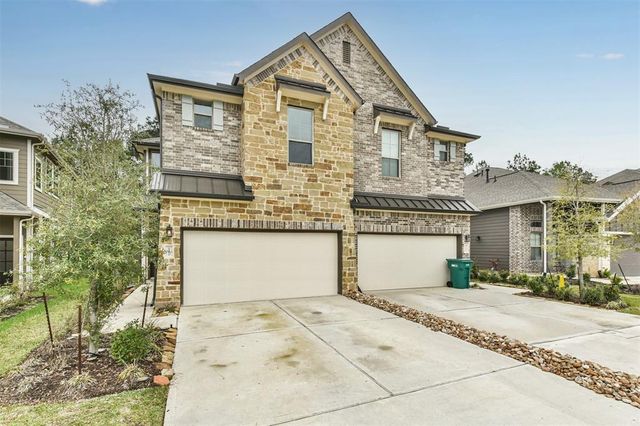 227 S  Spotted Fern Dr, Montgomery, TX 77316