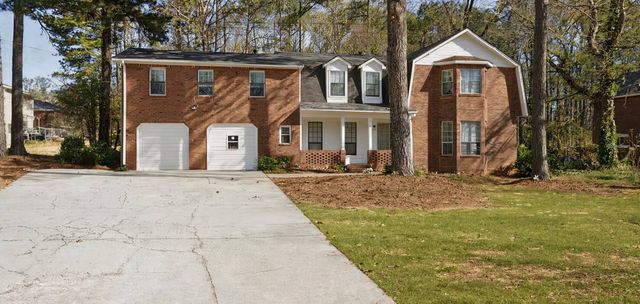 2498 Robin Hood Dr, Ellenwood, GA 30294