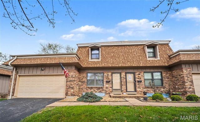 11863 Charlemagne Dr, Maryland Heights, MO 63043