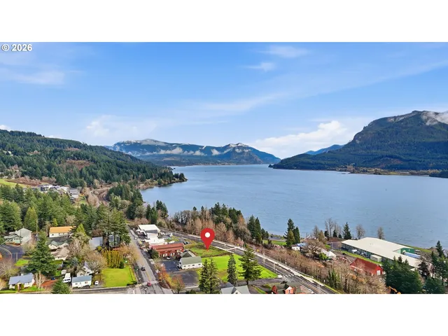 1st St, Stevenson, WA 98648