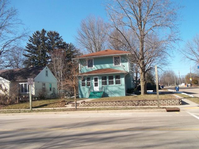 215 N  Main St, Clintonville, WI 54929