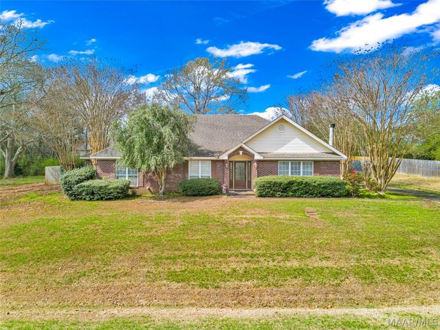 472 Richfield Rd, Deatsville, AL 36022