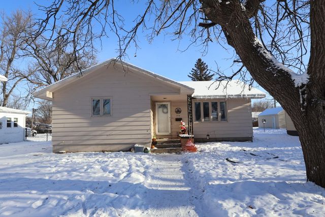 714 Lyndale Ave, Morris, MN 56267