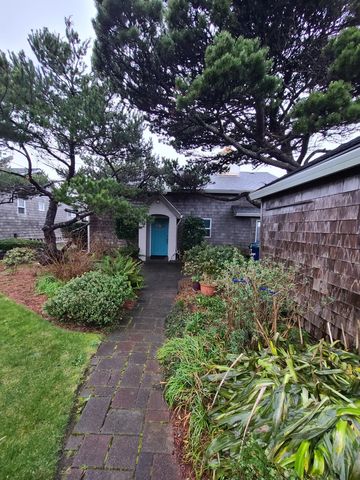 3519 NW Jetty Ave, Lincoln City, OR 97367
