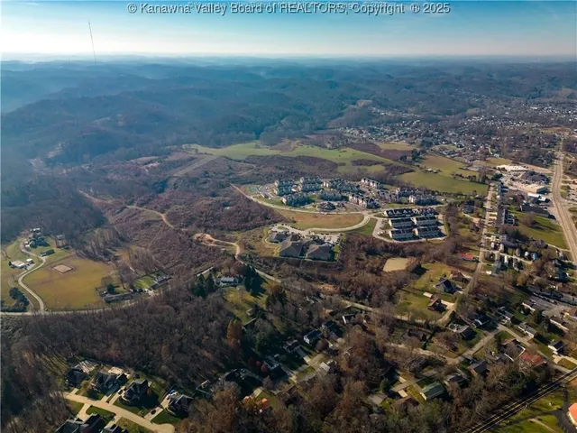 600 Hedrick Rd, Scott Depot, WV 25560