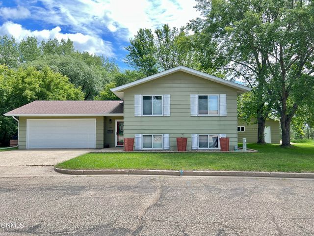180 Secarse Dr, Valley City, ND 58072