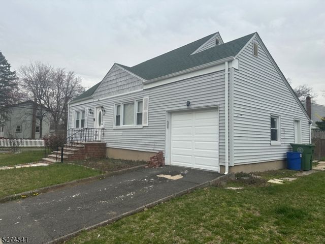 1249 Crescent Ave, Roselle, NJ 07203