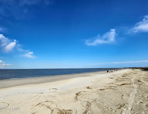 2 Harbor Dr N #L103, Saint Helena Island, SC 29920