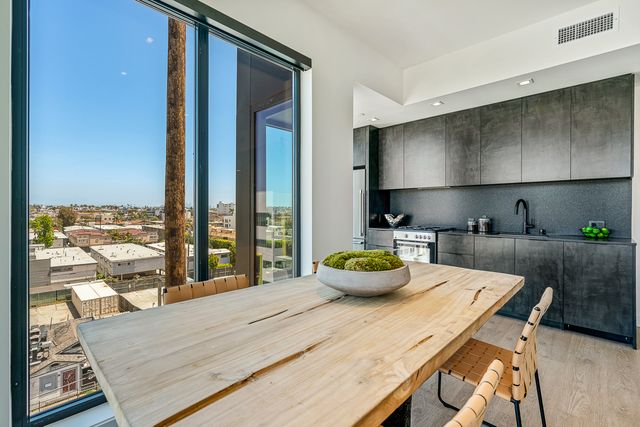 10700 Tabor St #305, Los Angeles, CA 90034