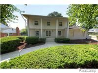 27925 Arlington Dr, Southfield, MI 48076