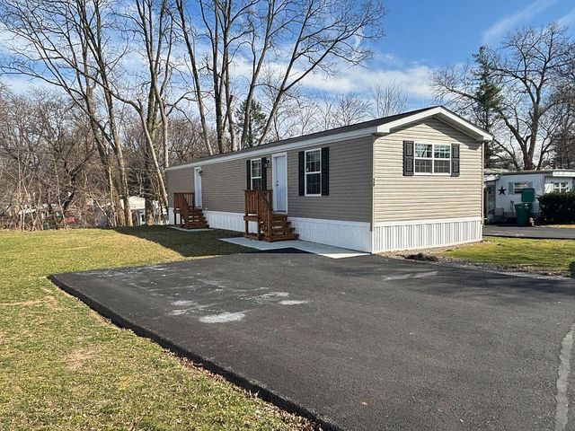 26 Ewald Dr, Rochester, NY 14625