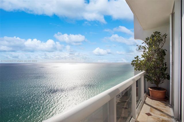 4779 Collins Ave #4301, Miami Beach, FL 33140