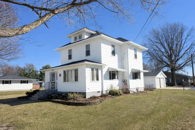 503 N  Main St, Chadwick, IL 61014
