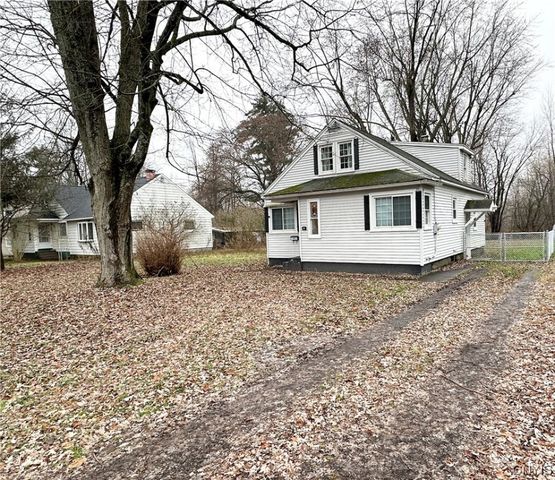 6 Curtis Ave, Baldwinsville, NY 13027