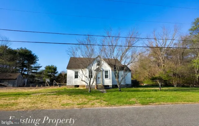 82 New Rd, Malaga, NJ 08328
