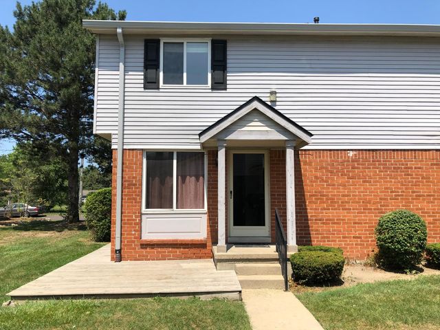 2320 Orchard Crest St, Shelby Township, MI 48317