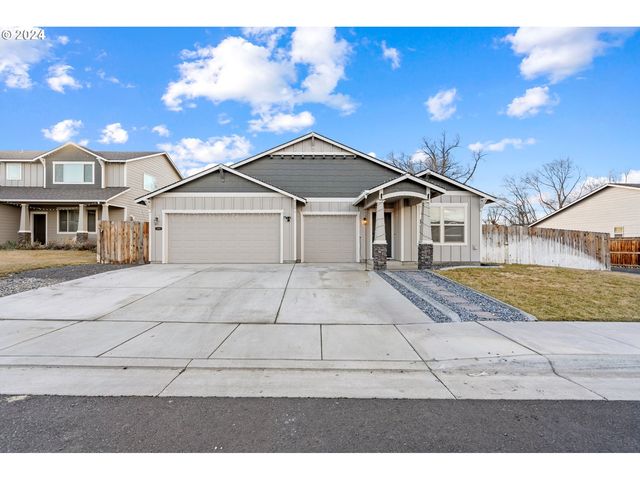 2389 NW Valley View Dr, Hermiston, OR 97838