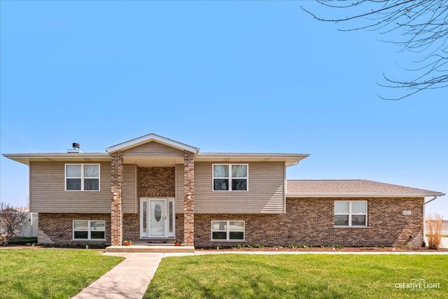 1075 S  Illinois St, Coal City, IL 60416