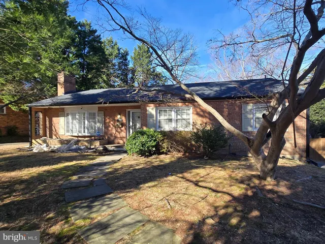 4006 N  Glebe Rd, Arlington, VA 22207