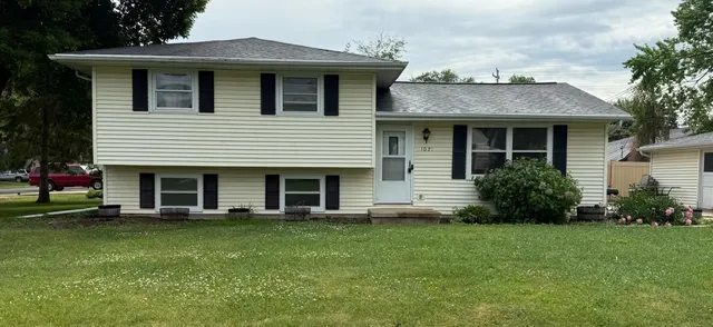 1021 Claude St, Menasha, WI 54952