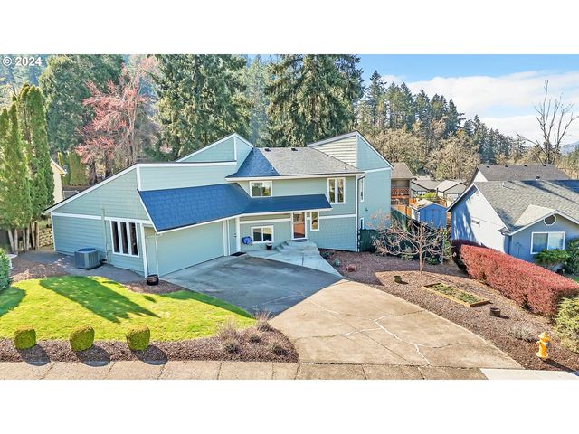 568 S  68th Pl, Springfield, OR 97478