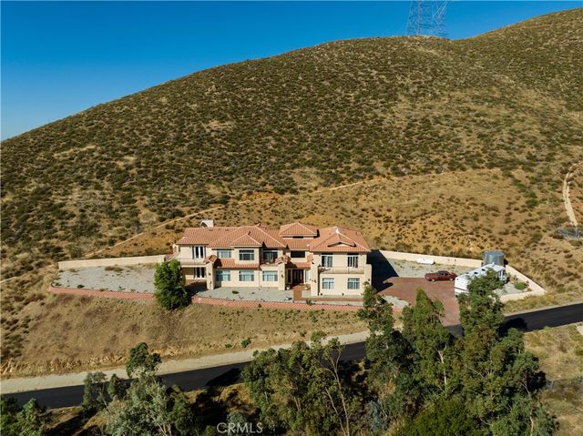 9455 Hierba Rd, Agua Dulce, CA 91390